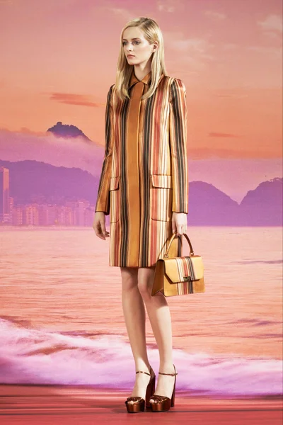 Look 24